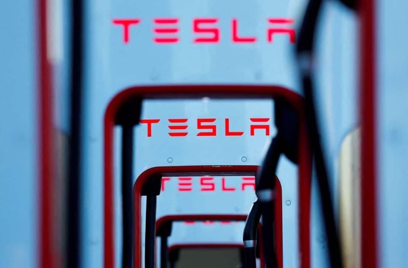 image US agency seeks updated responses from Tesla in Autopilot probe