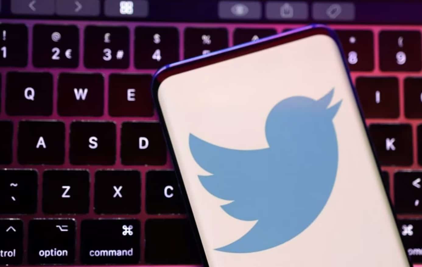 image Australian firm sues Twitter for $665,000 for not paying bills