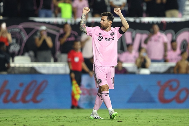 image Messi scores twice in Miami win