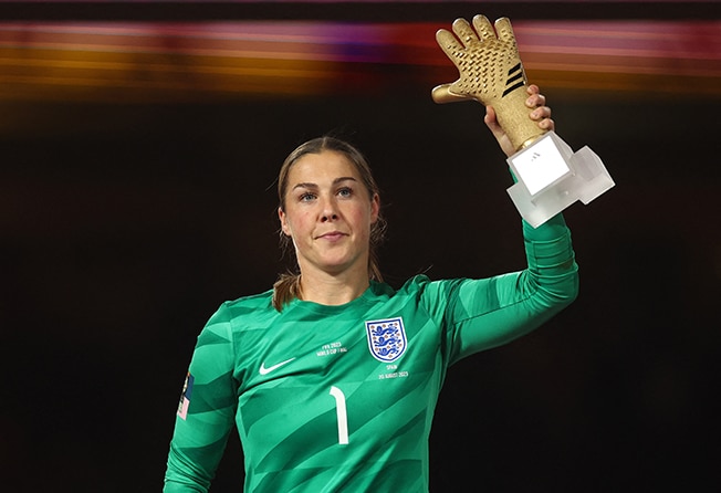 cover England&#8217;s Earps questions Nike over goalkeeper shirt statement