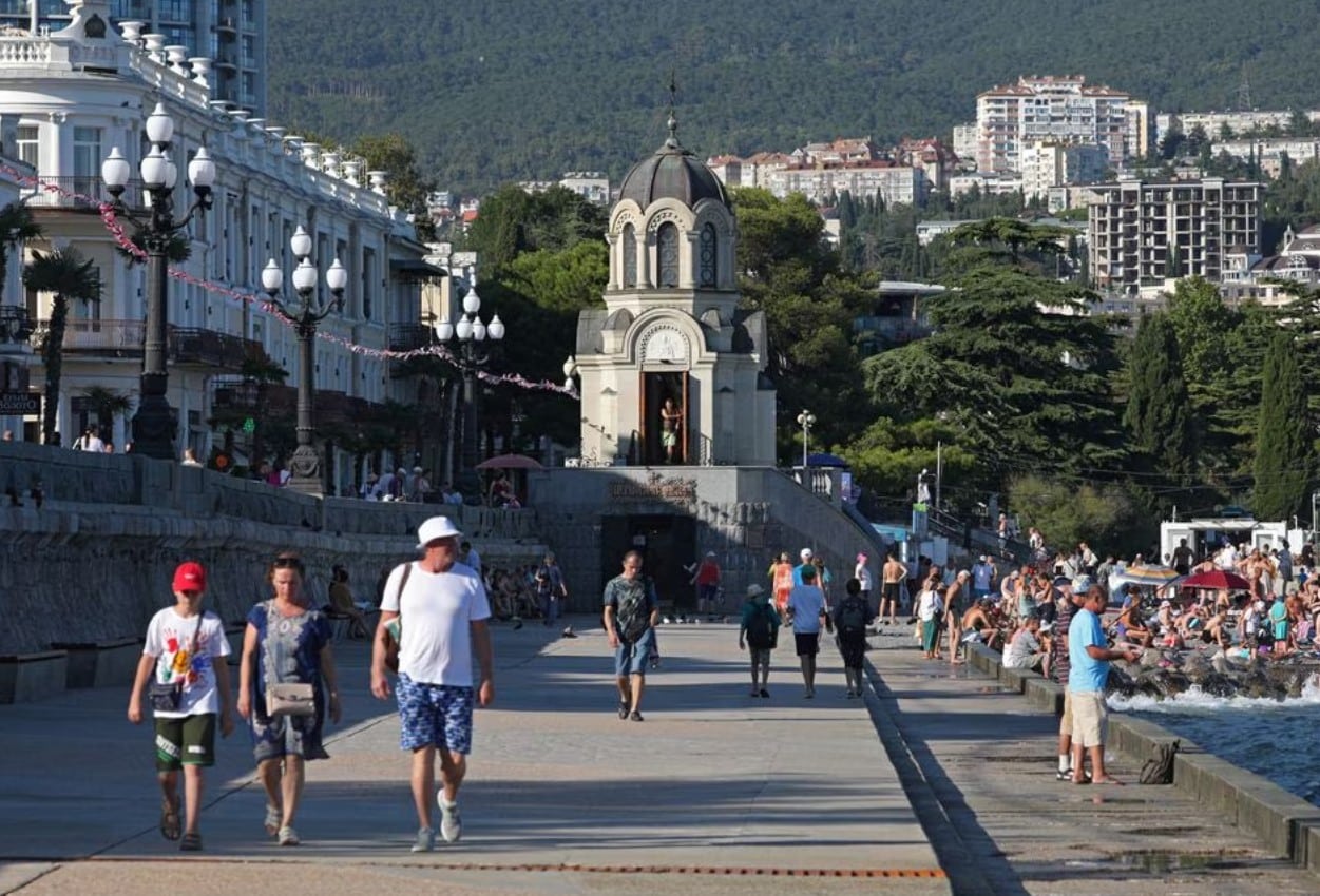 image Russian tourism in Crimea is down, but many still shrug off risks