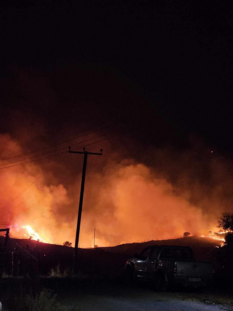 image Paphos fire under control, no evacuations needed (Update 2)