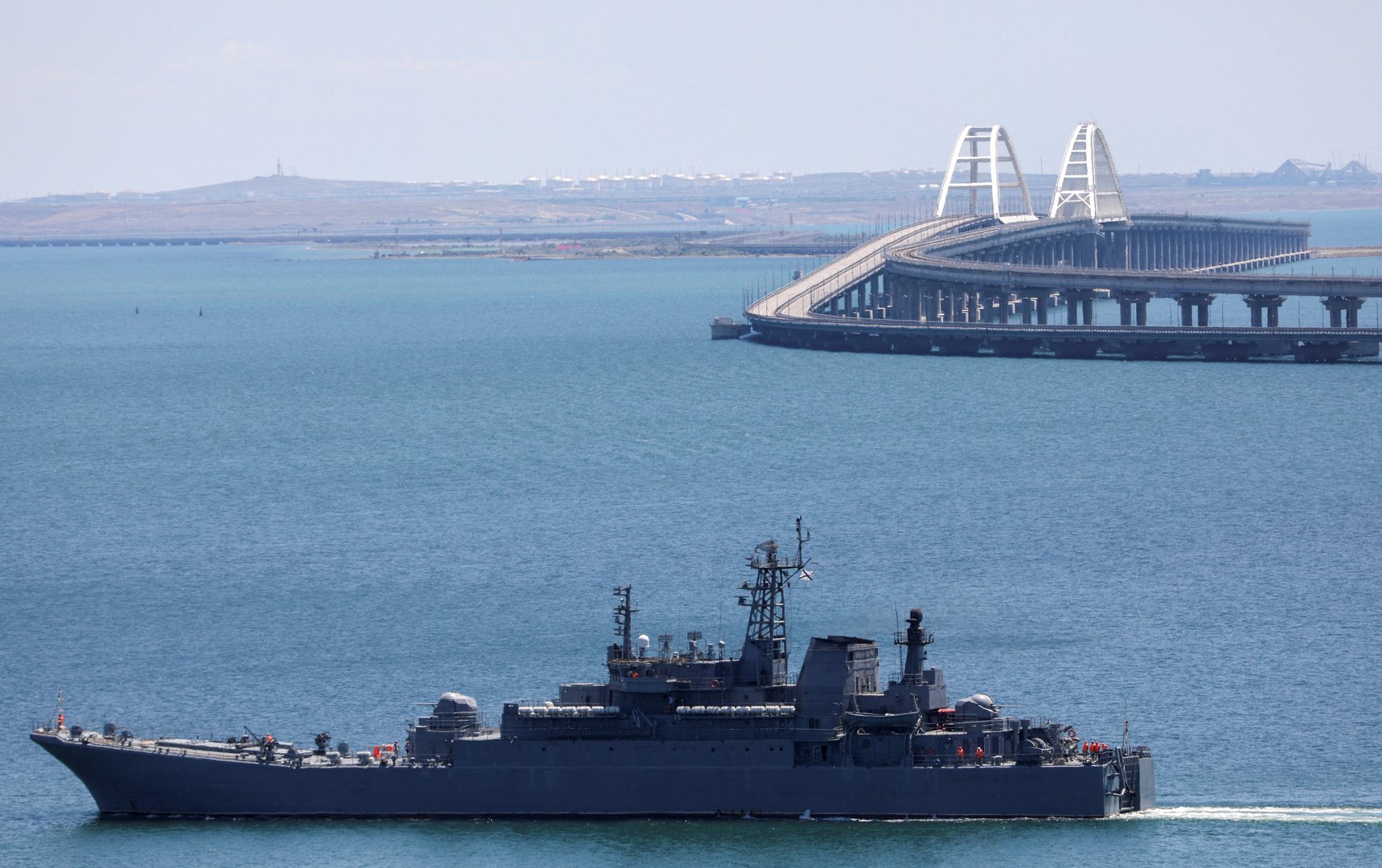 cover Russia says it thwarted Ukrainian attacks on Crimean Bridge