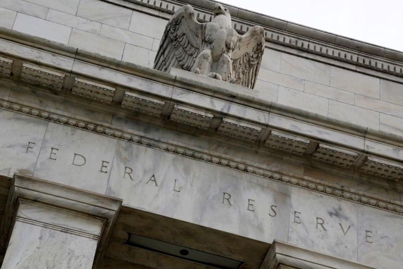 image Fed coming up snake eyes in its battle with spend-happy consumers