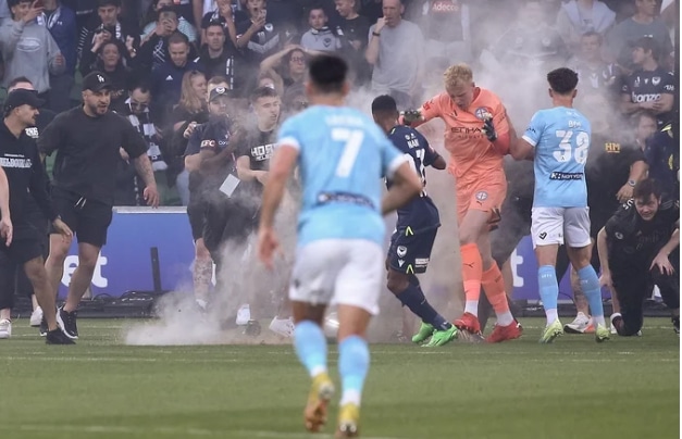 image Fan who threw bucket at goalkeeper jailed in Australia