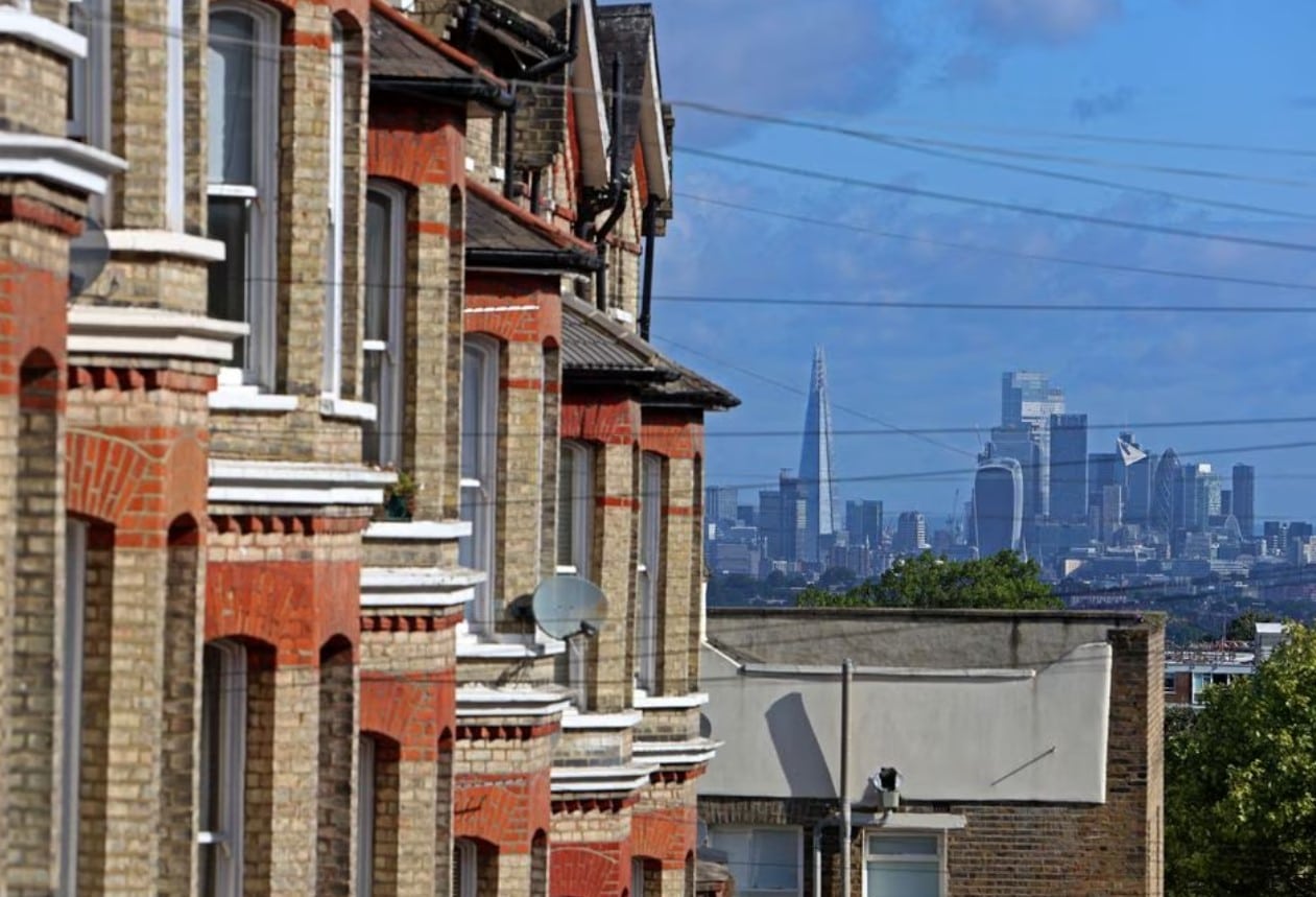 image UK house prices fall by least in eight months
