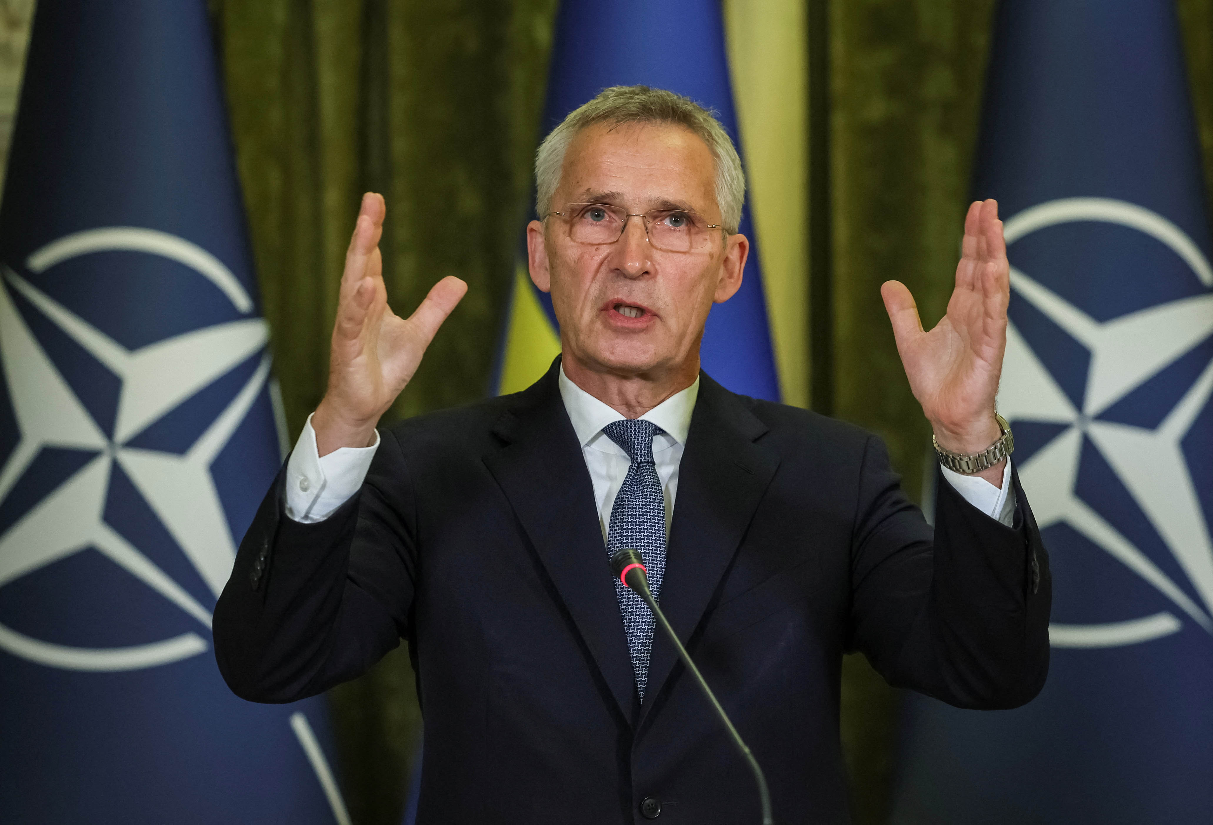 cover NATO in talks to put nuclear weapons on standby, Kremlin accuses alliance of escalation