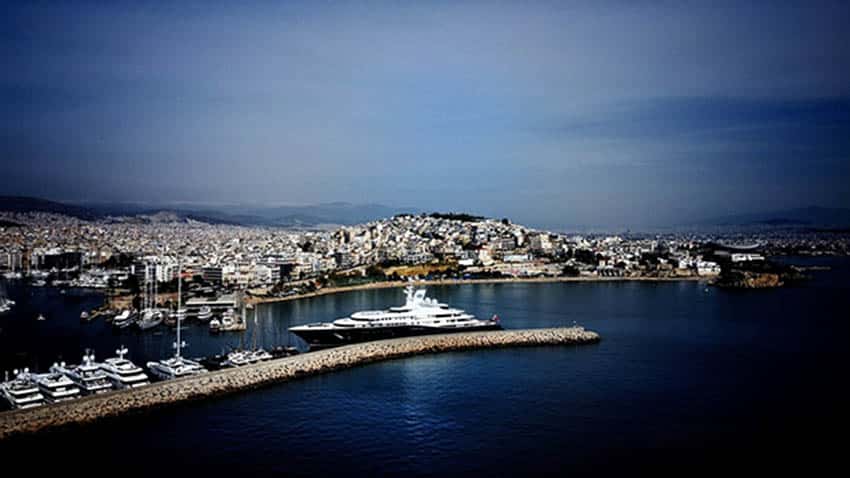 image Investigation underway in Piraeus after man thrown to his death by crew