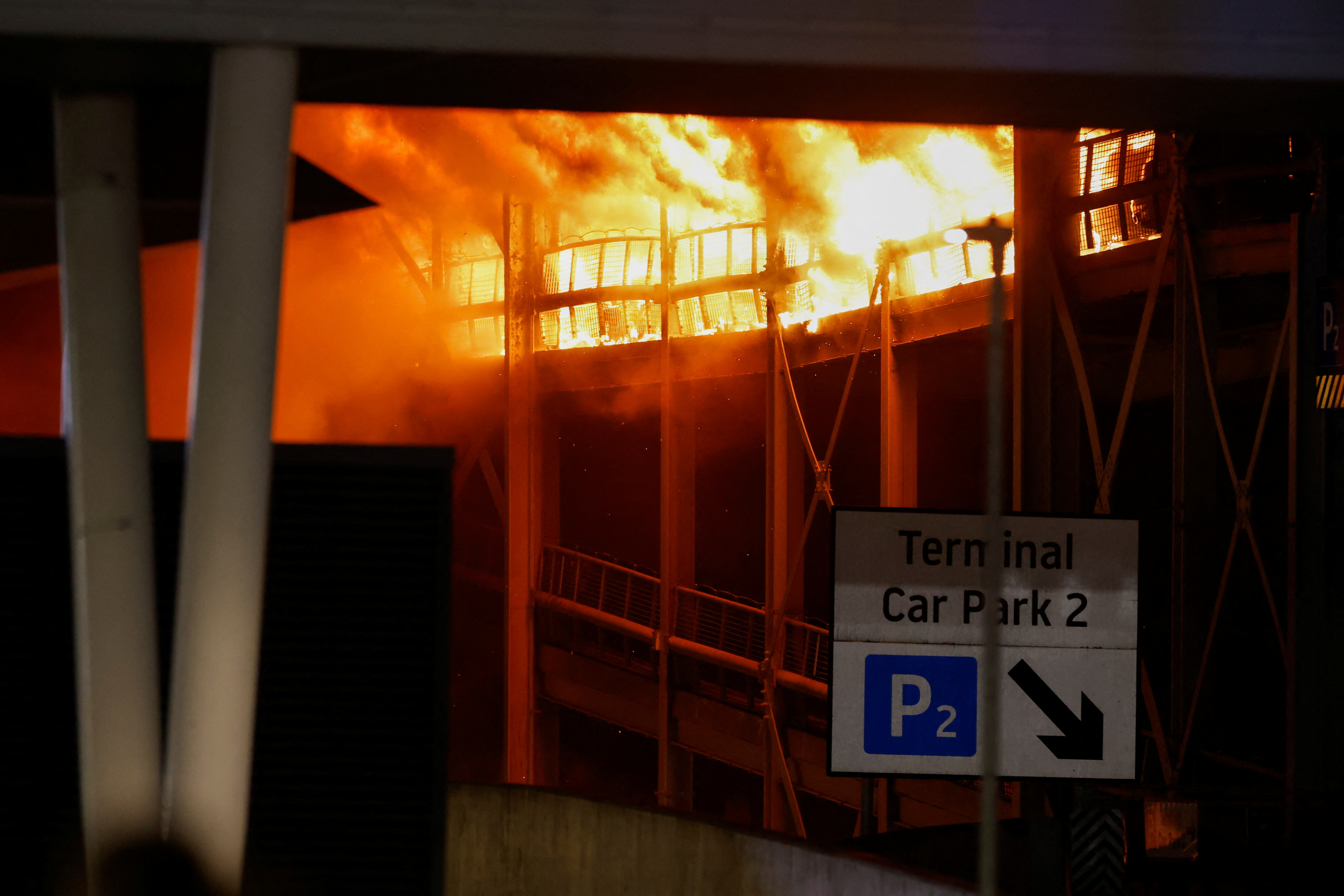 image London&#8217;s Luton Airport resumes flights after car park blaze