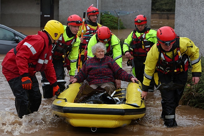 Scotland Hit By Severe Flooding As Storm Babet Brings 'exceptional ...