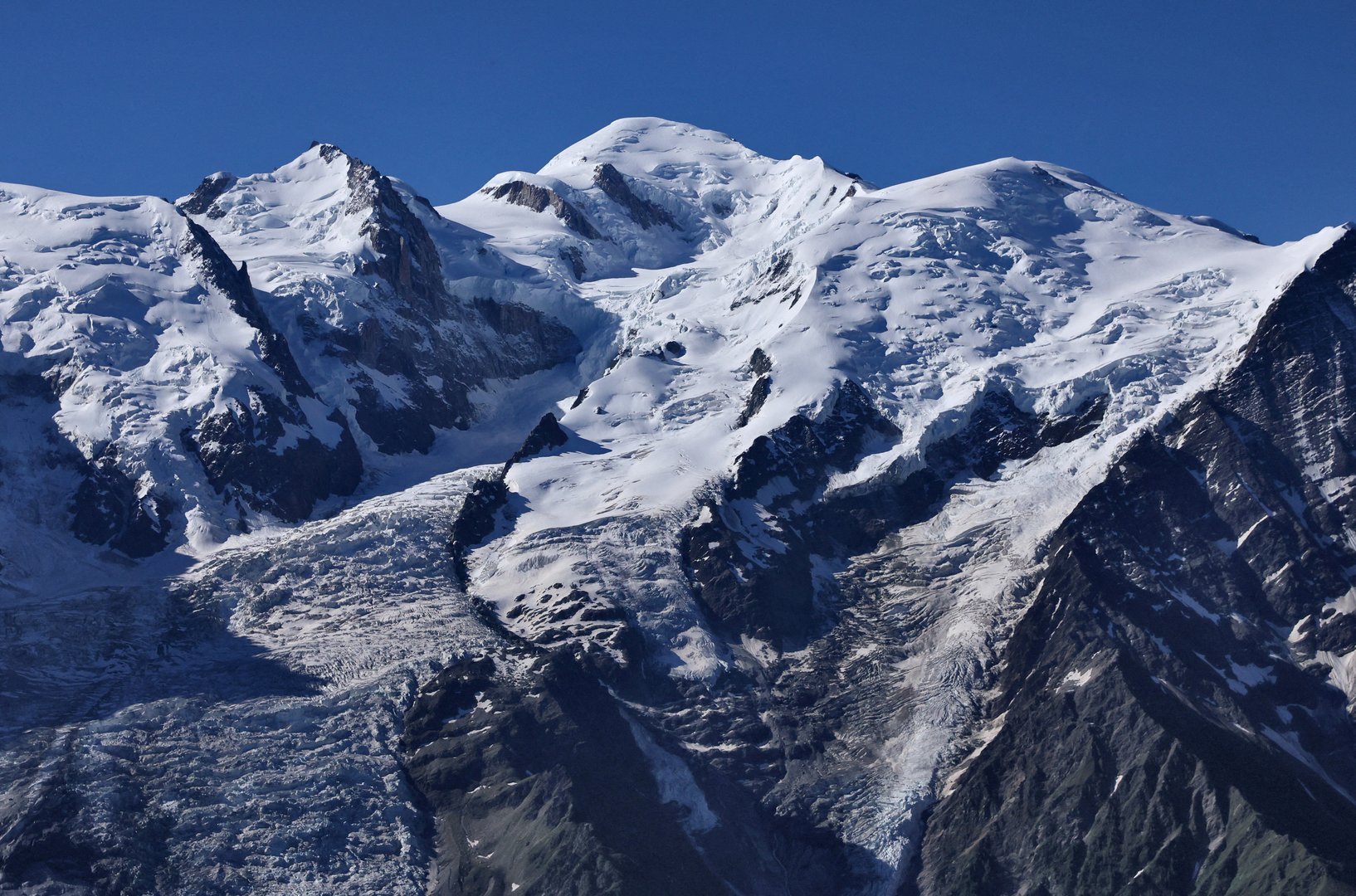 image Mont Blanc at lowest level in 22 years as hot summers shrink snowpack