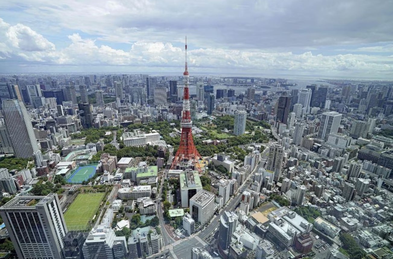 image Surging Tokyo property prices squeeze out young professionals