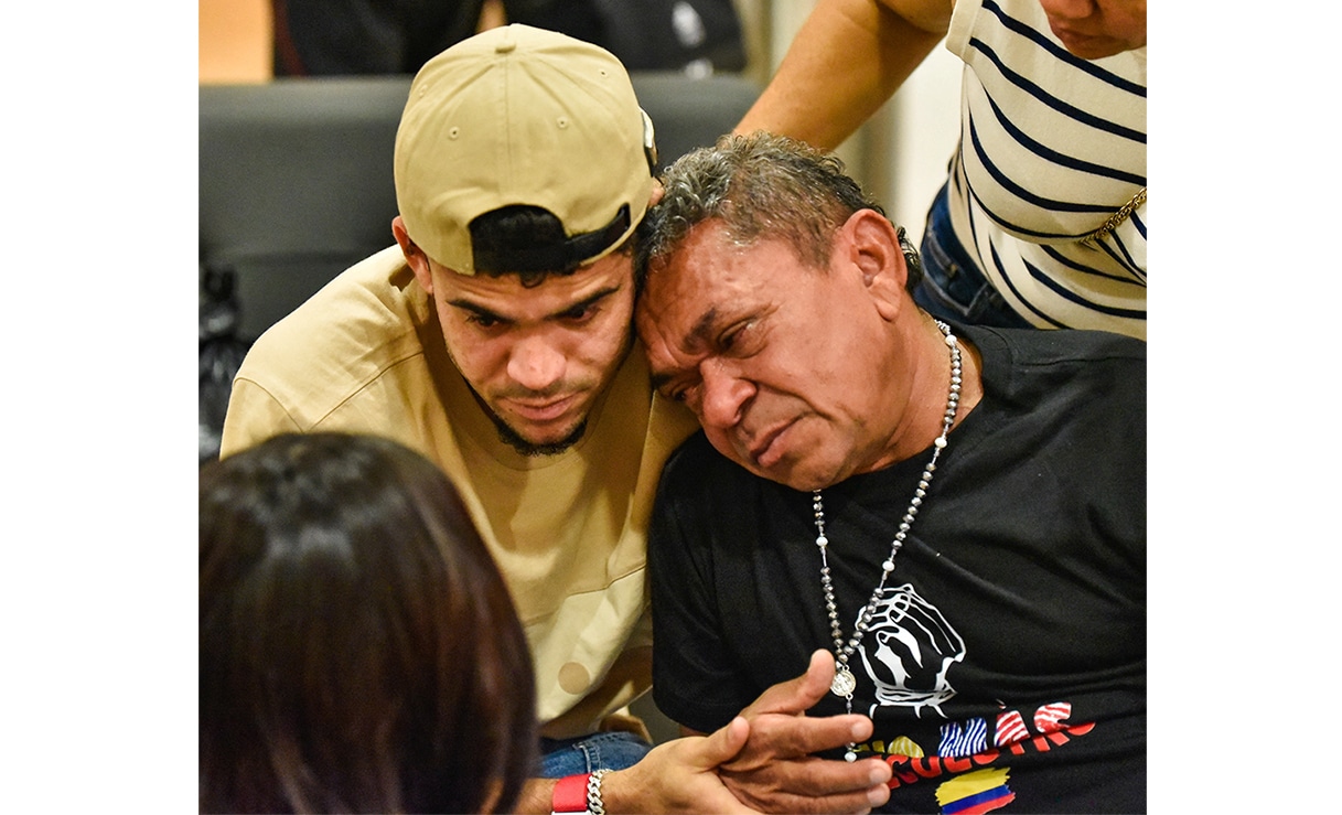 image Liverpool&#8217;s Diaz meets father first time since kidnapping