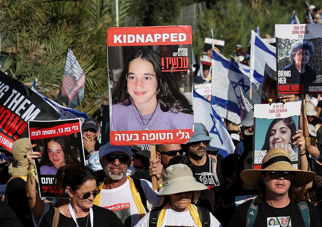image Israeli hostage families near Jerusalem in march of solidarity and protest