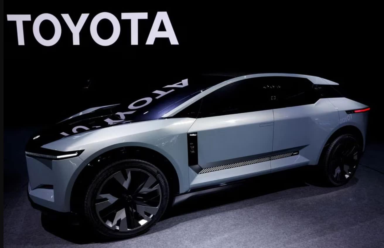 image Toyota rides weak yen, demand for hybrids to post blowout profit