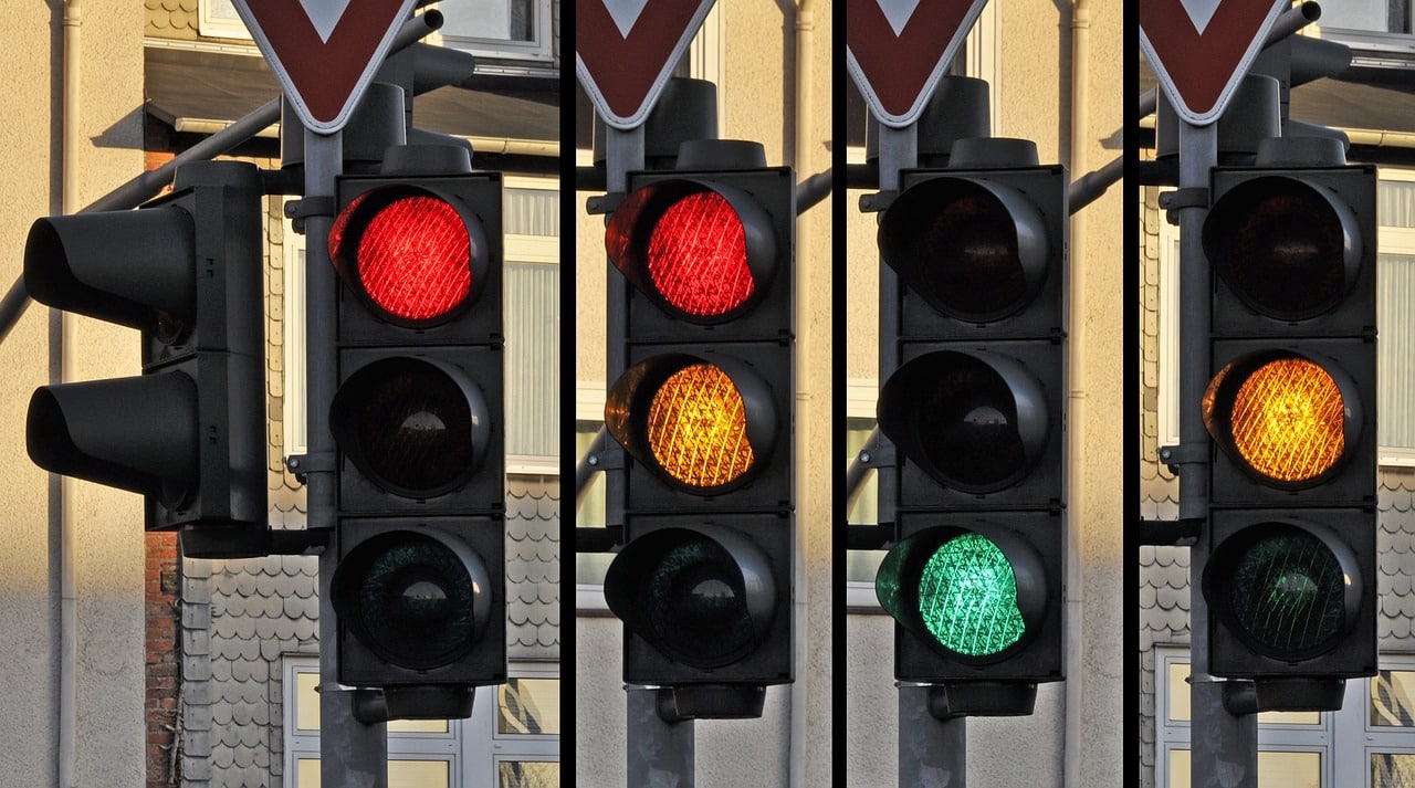 Traffic light changes near Nicosia’s new Jumbo store