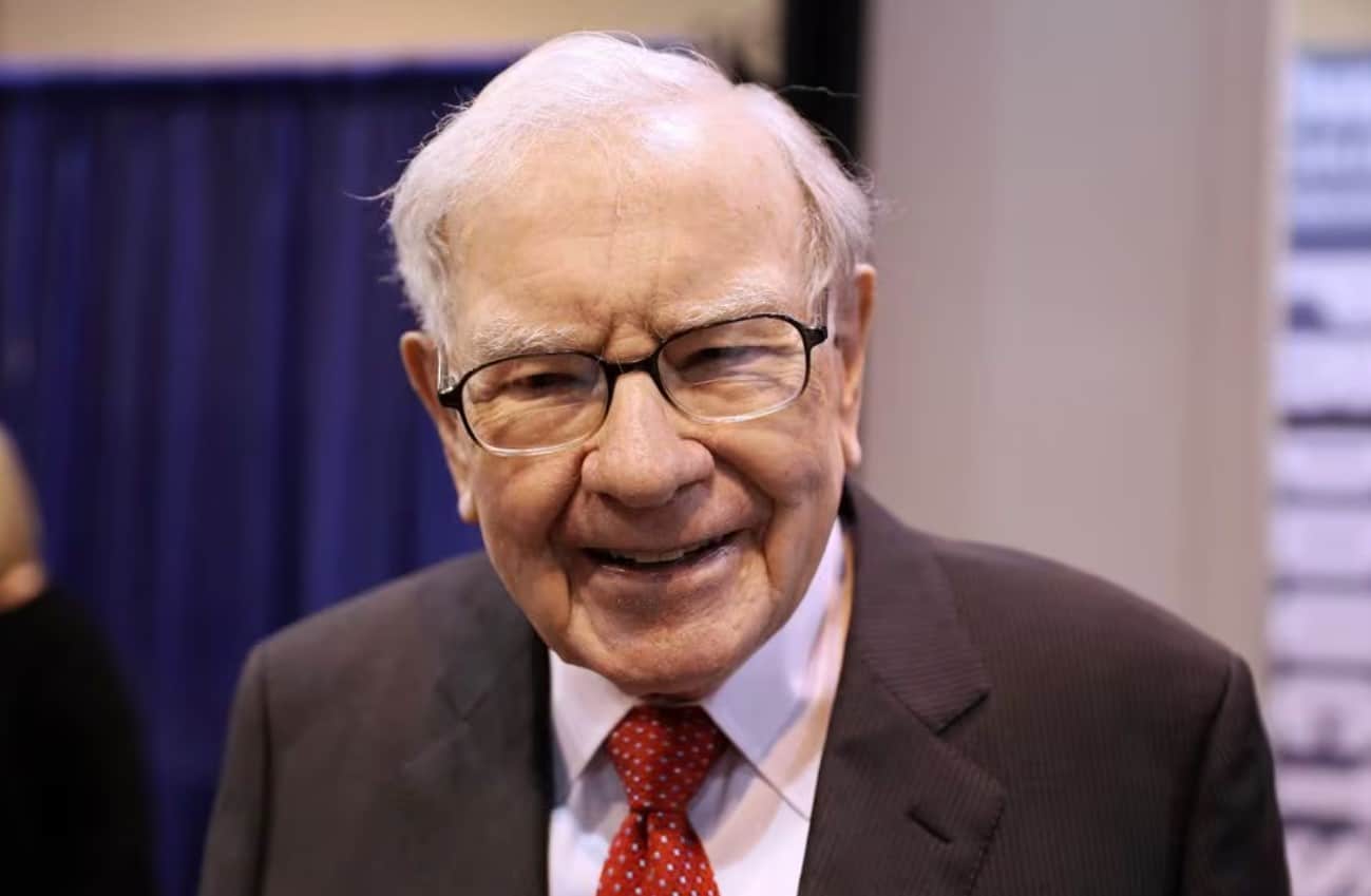 image Warren Buffett, 93, donates more Berkshire stock, assures &#8216;I feel good&#8217;