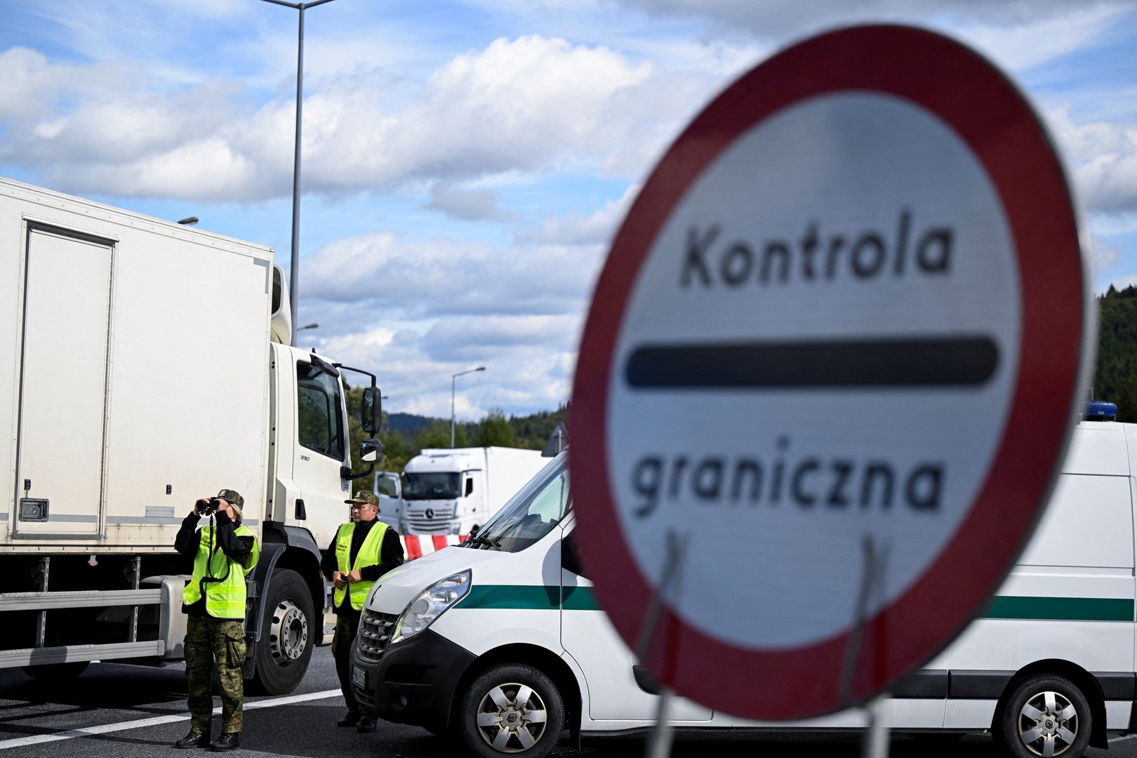 image Slovak truckers block Ukraine border crossing, joining Polish protests