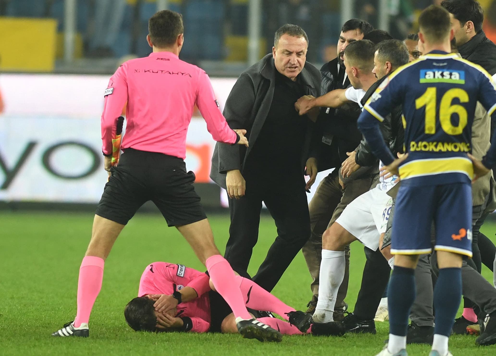 image Turkish club chief&#8217;s attack on referee sparks call for government action