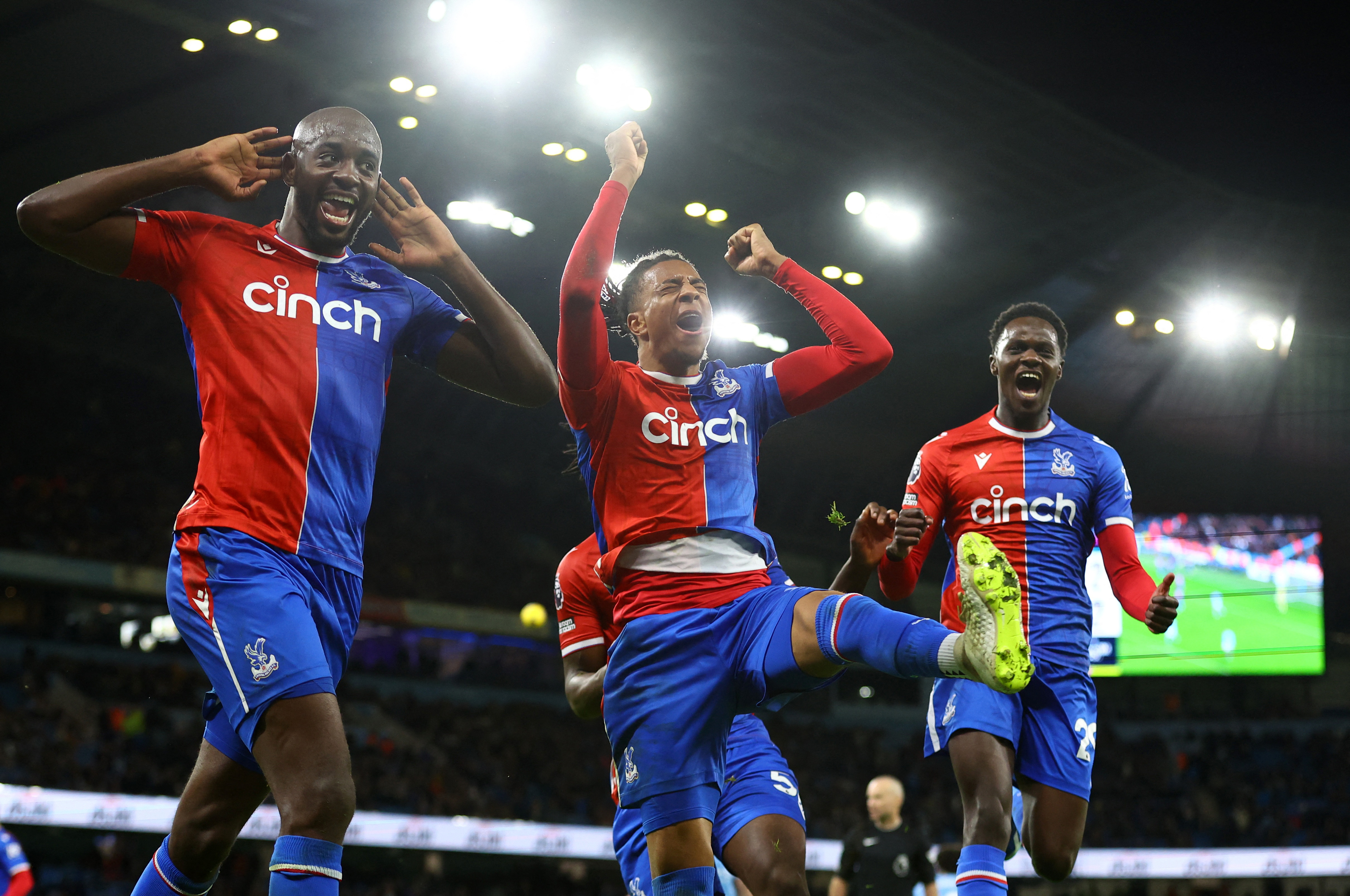image Olise&#8217;s late penalty gives Crystal Palace unexpected 2-2 draw with Manchester City