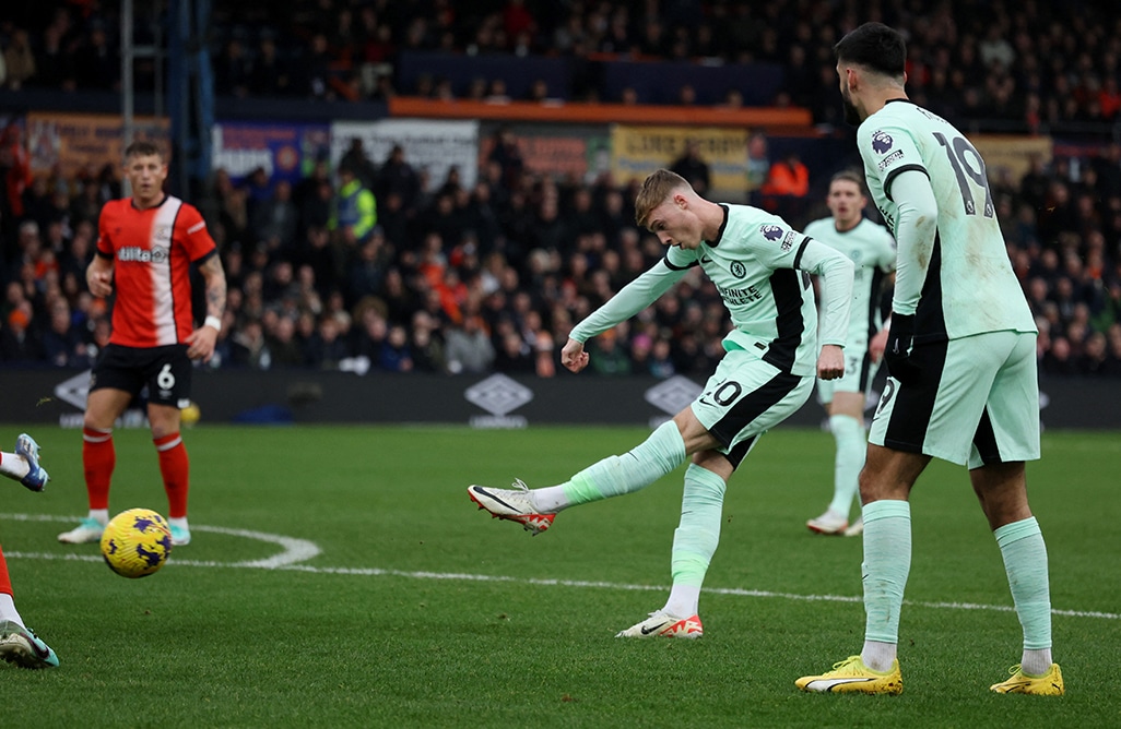 image Chelsea withstand Luton fightback to win 3-2