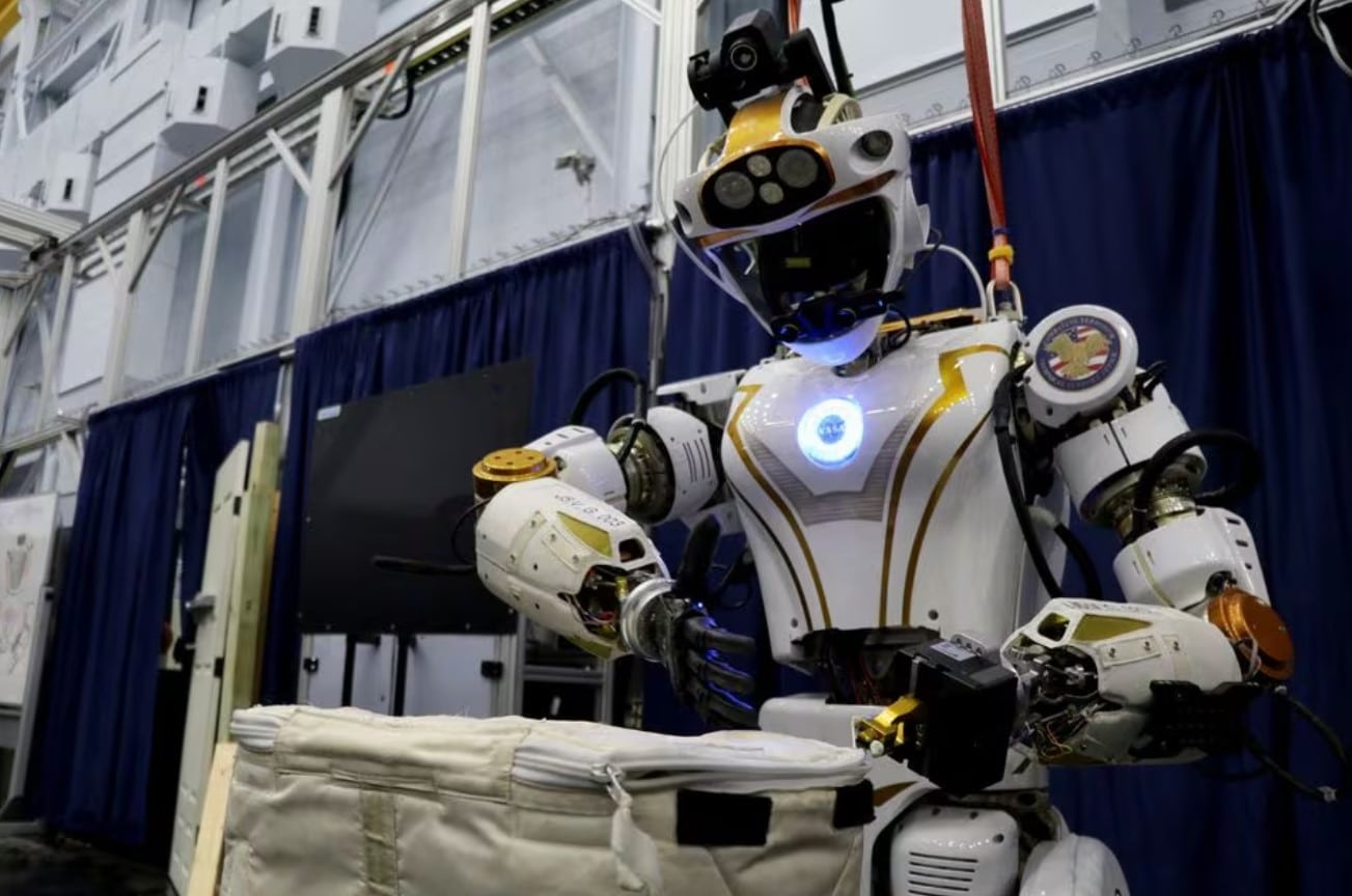 image Humanoid robots in space: the next frontier