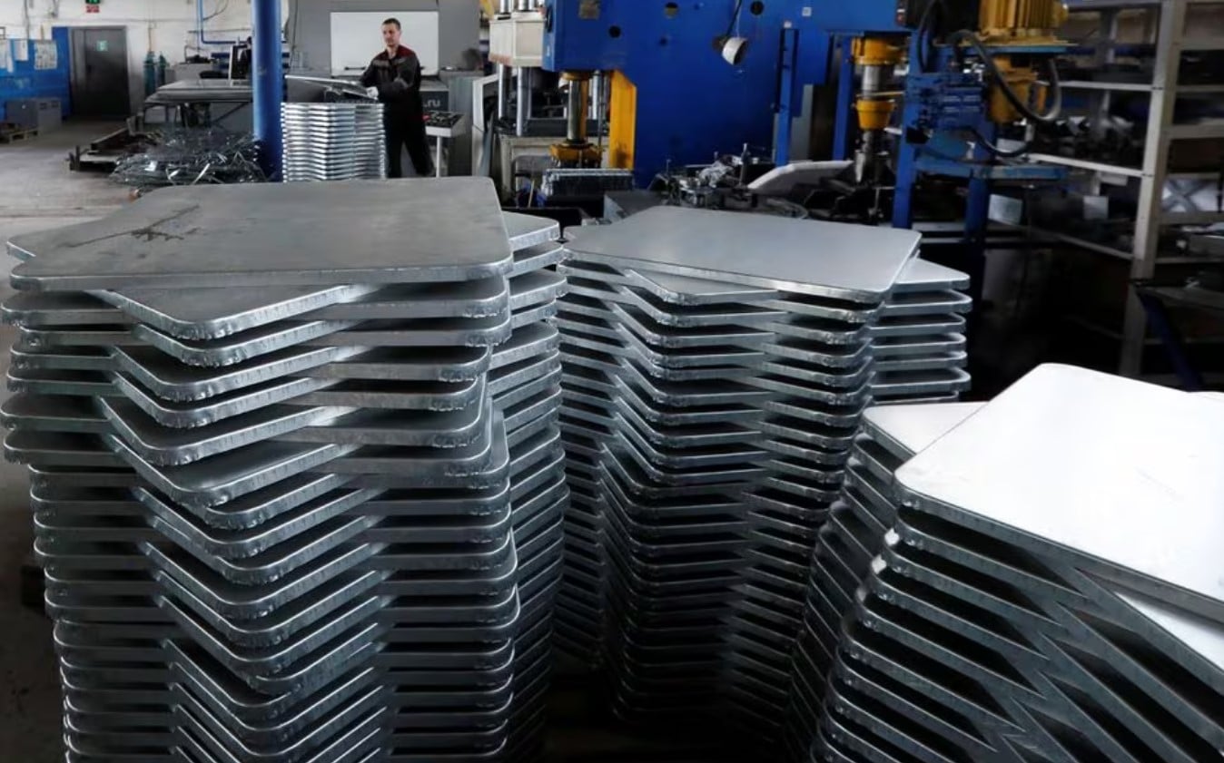 image Russian factory activity expands at fastest pace in seven years in December