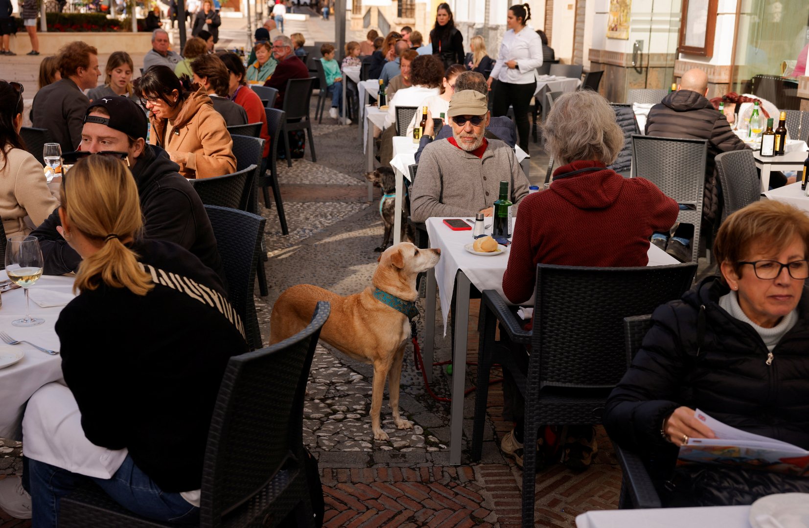 image Foreign tourism to Spain beats pre-COVID record in 2023, seen rising