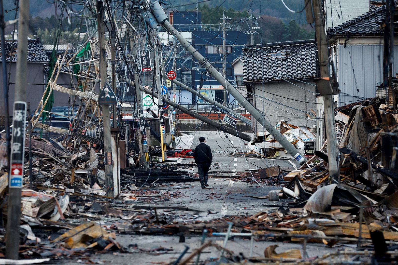 image Japan earthquake: race against time to find survivors