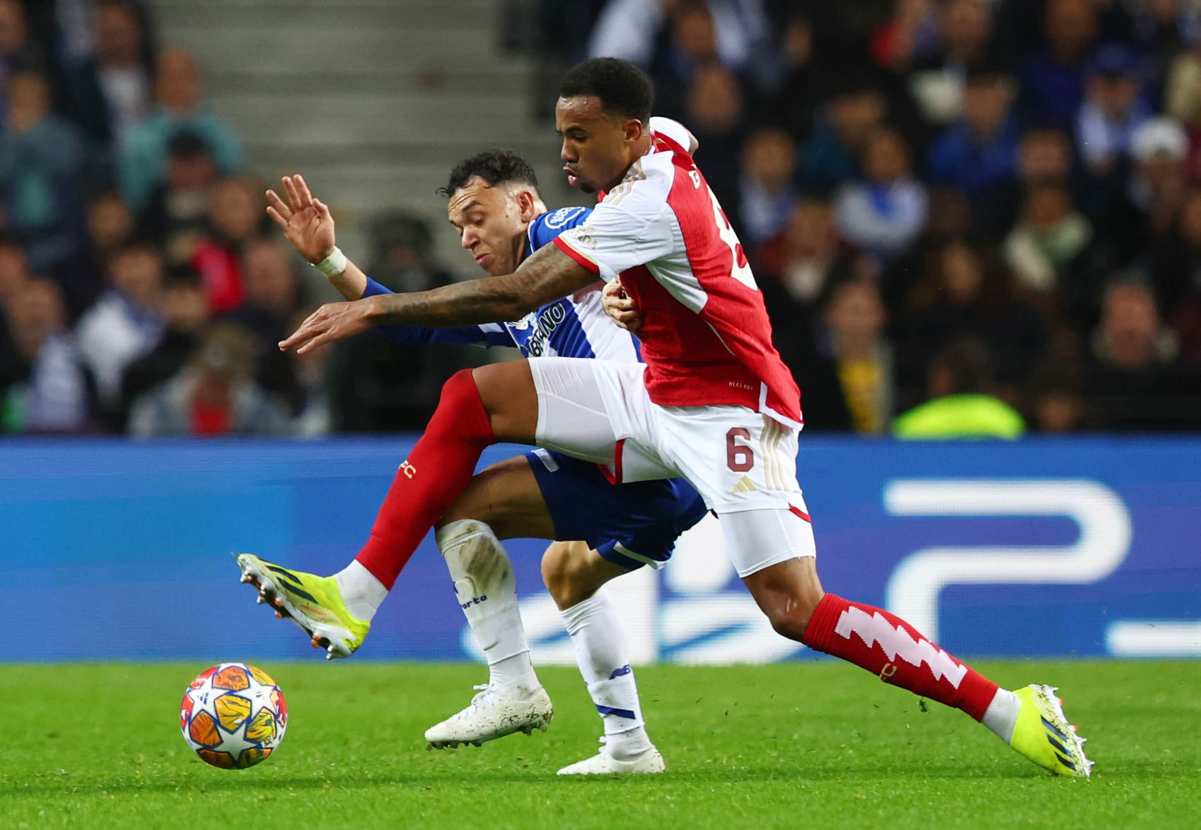 Arsenal stunned by Galeno's late strike in Porto, Napoli and Barca draw