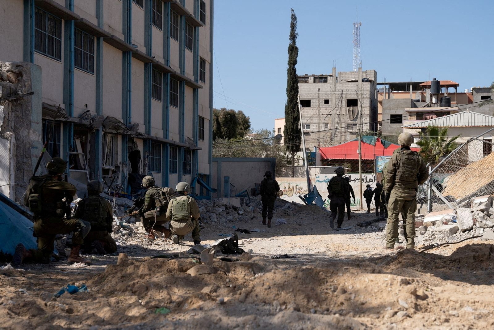 image WHO plans more evacuations from Gaza hospital as bodies buried on grounds