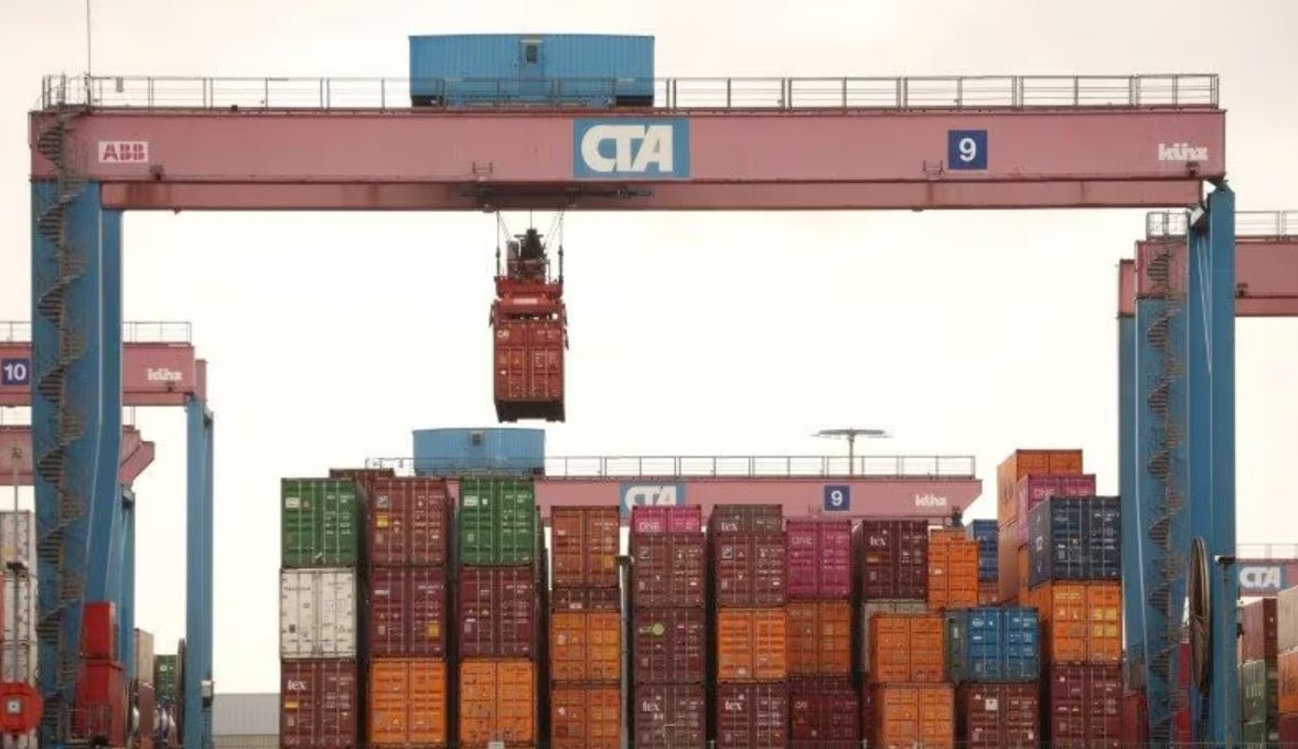 image German exports fall more than expected in December