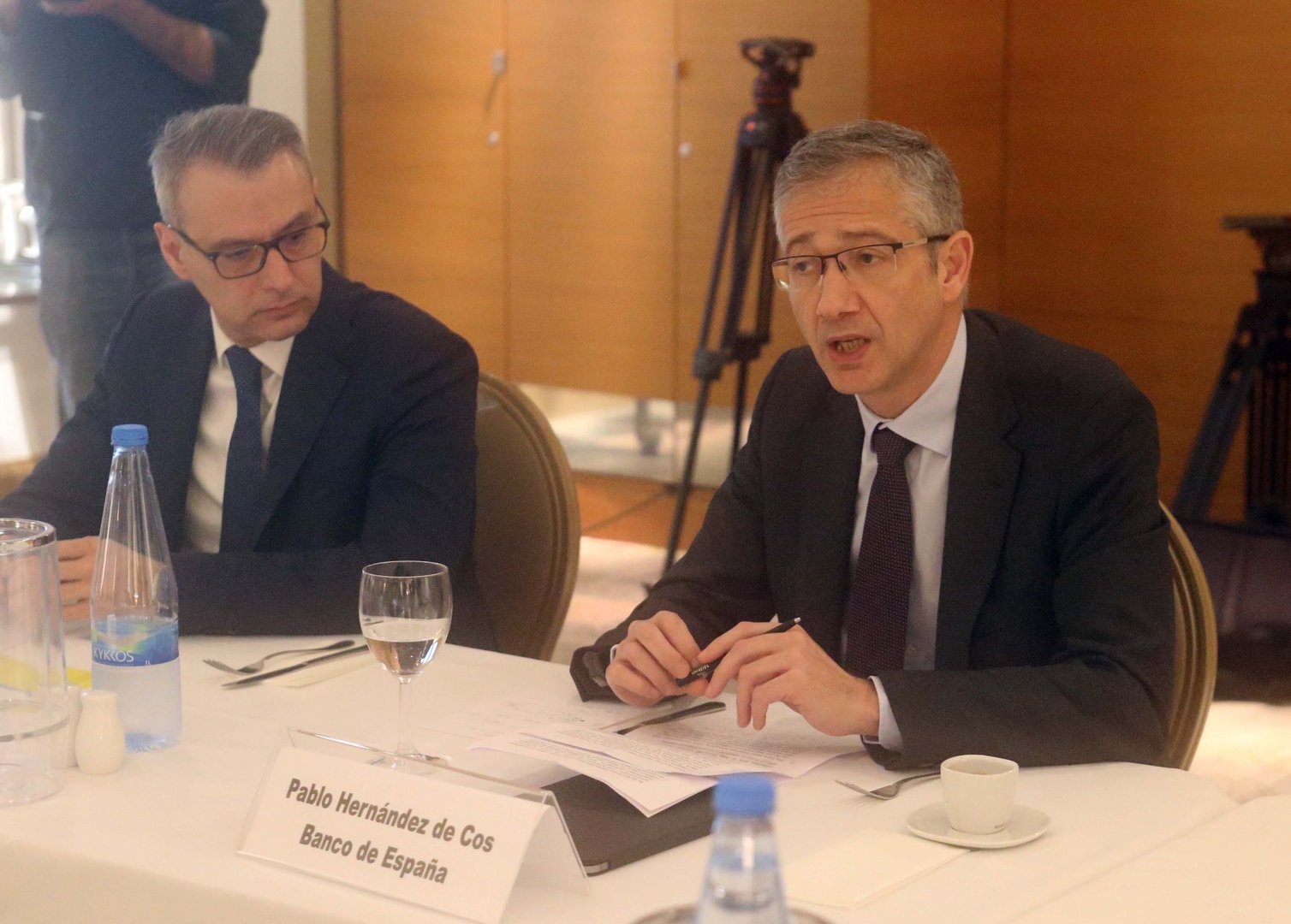 cover Spanish cenbank governor visit bolstered economic ties with Cyprus, CBC says
