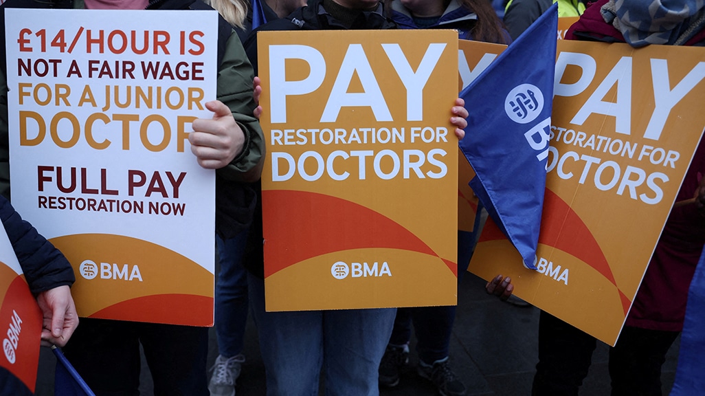 image British satisfaction with healthcare drops to new low