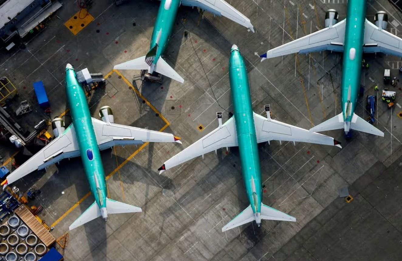 image Boeing taps debt market to raise $10 billion