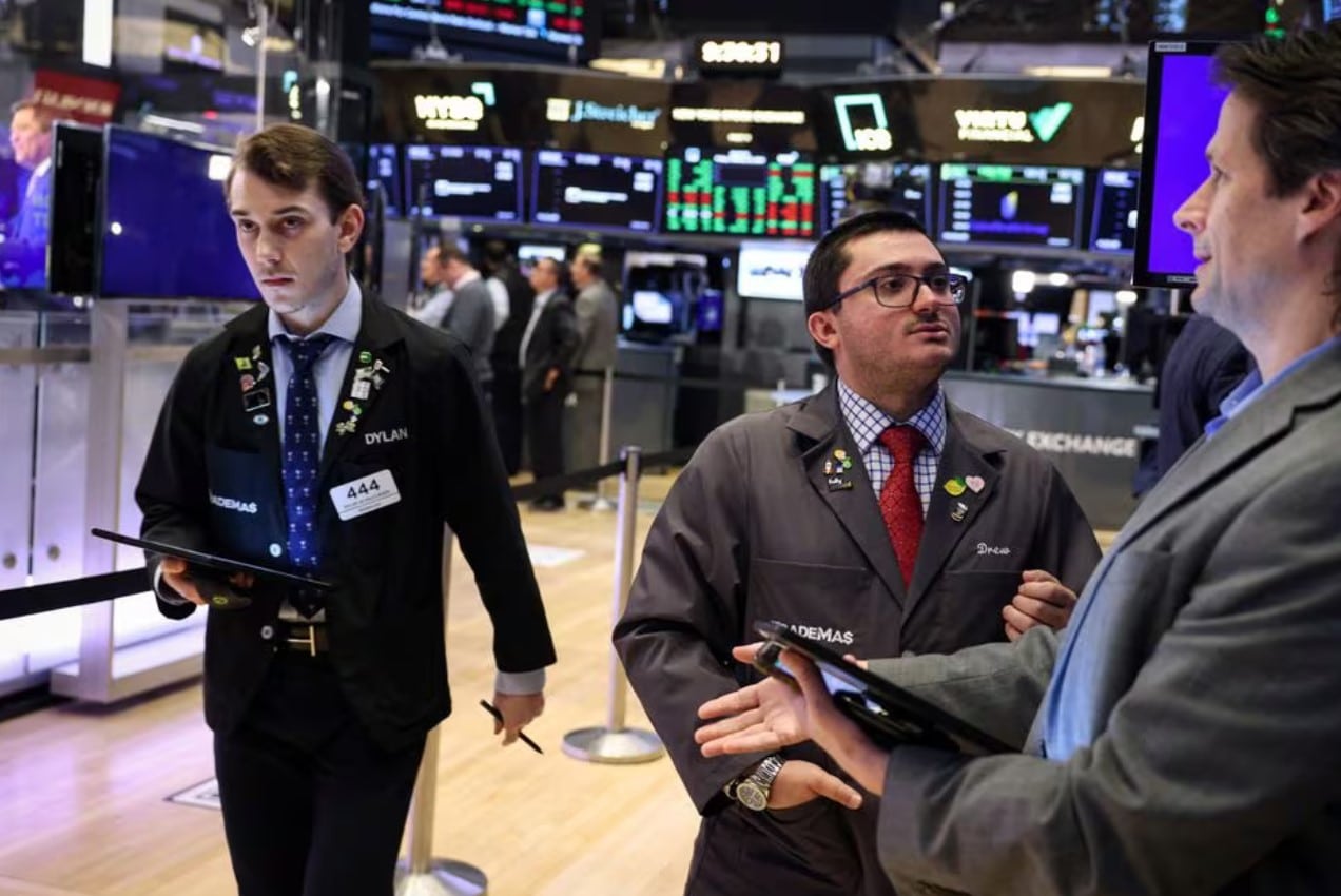 image Hedge funds call time on tech rally, banks say