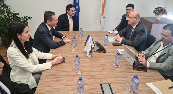 image Finance Minister discusses electrical connection with Greece, Israel