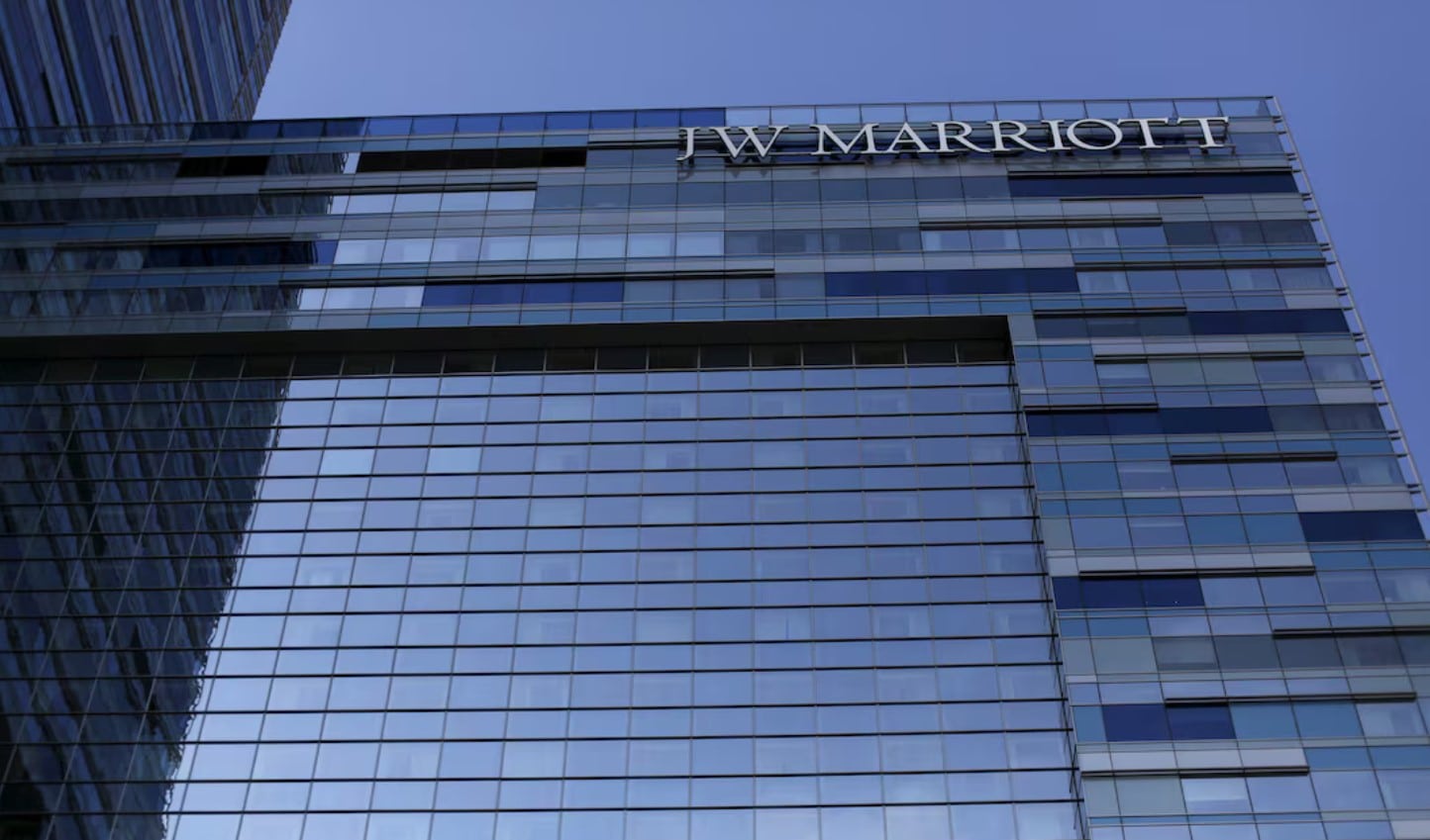 cover Big hotel chains and unbranded-hotel owners find they need each other