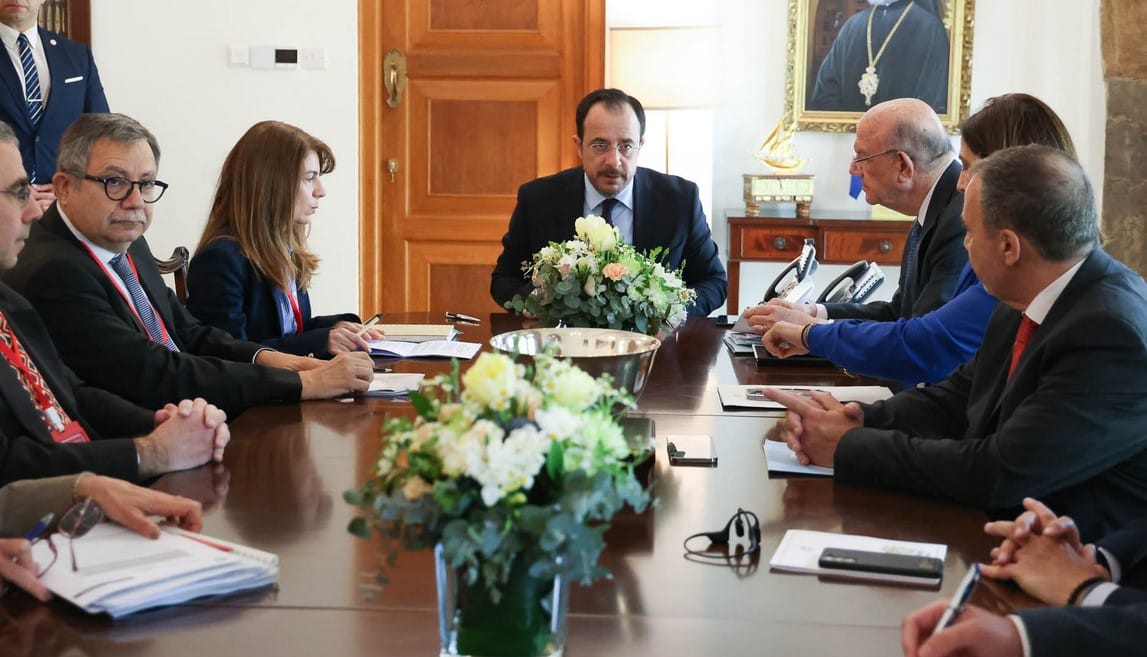 image President urges swift progress on tax reform