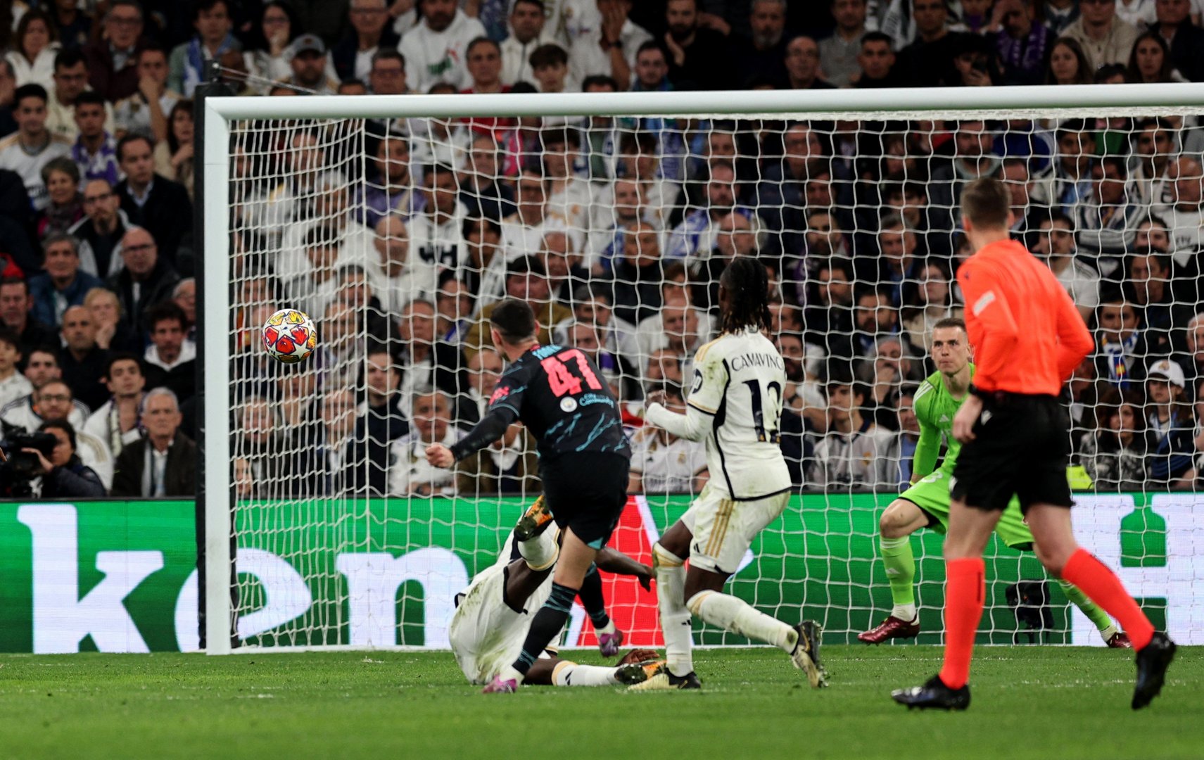image Real Madrid and Man City draw in six-goal thriller in Madrid
