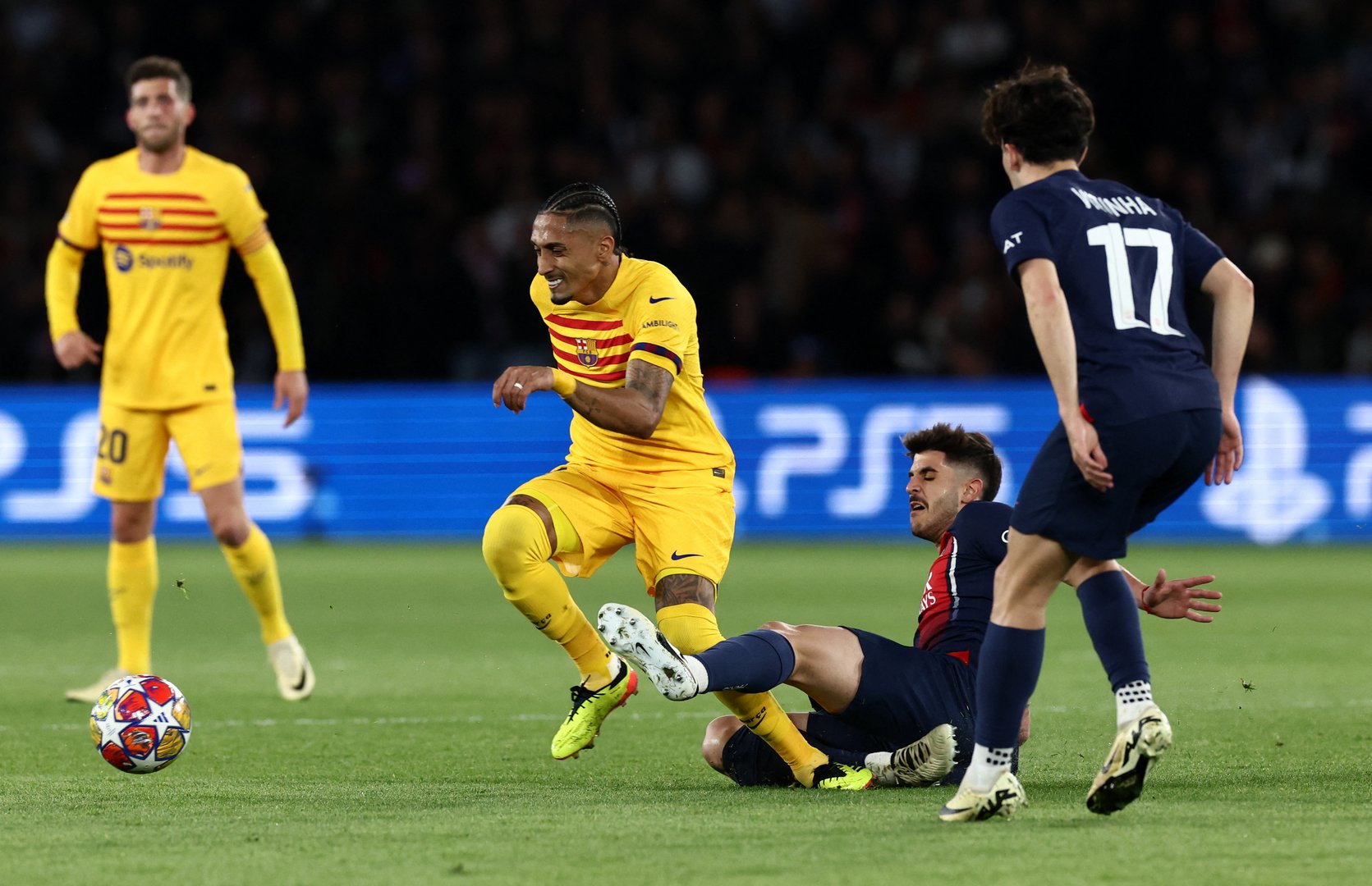 image Raphinha scores twice to help Barca fight back and win at PSG