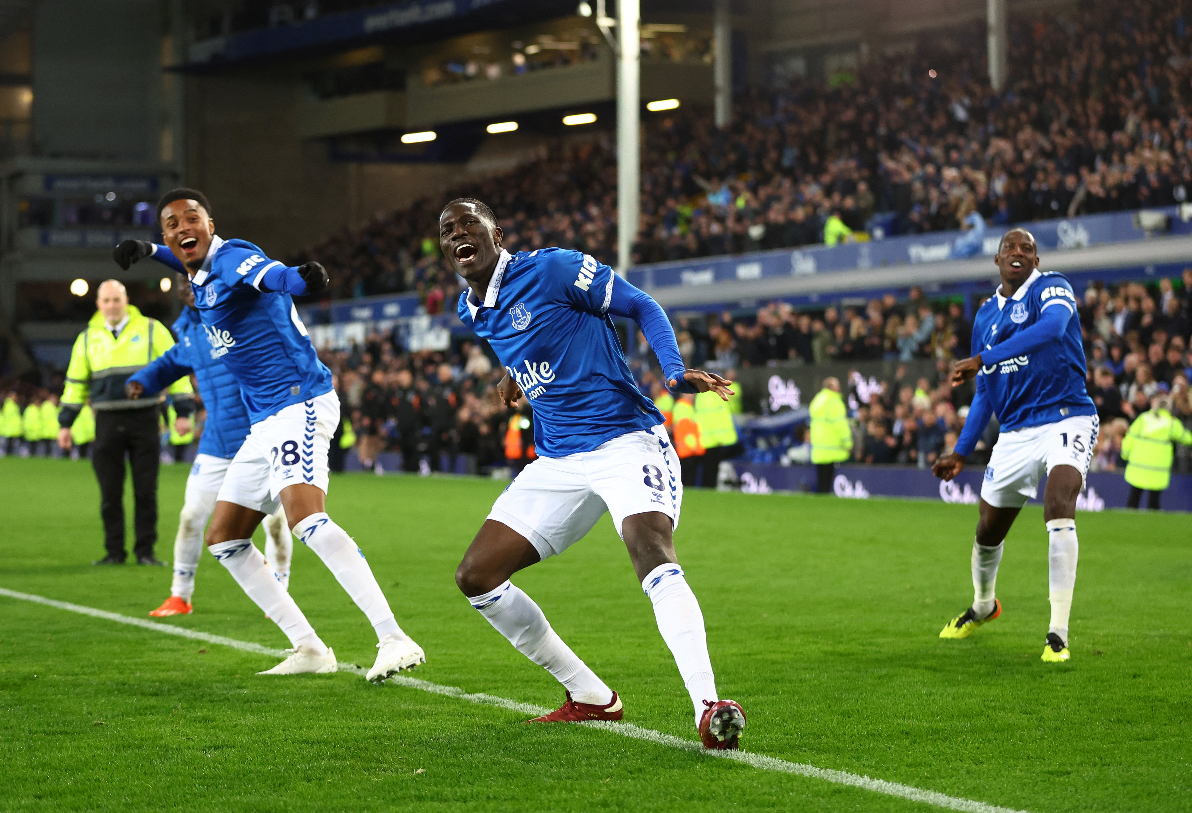 image Everton deal Liverpool big blow with shock 2-0 victory, Man United remain in hunt for 5th spot