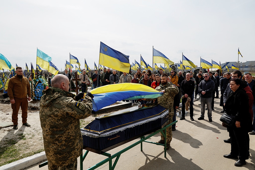 image 30 men have died trying to leave Ukraine to avoid fighting