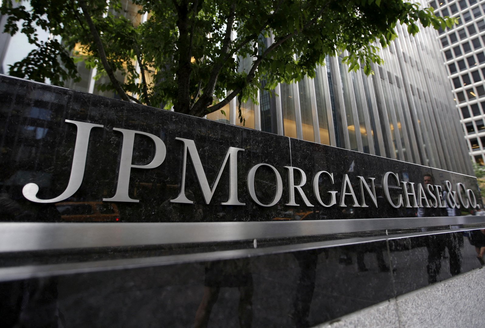 image JPMorgan profit rises 6% even as interest income forecast falls short of predictions
