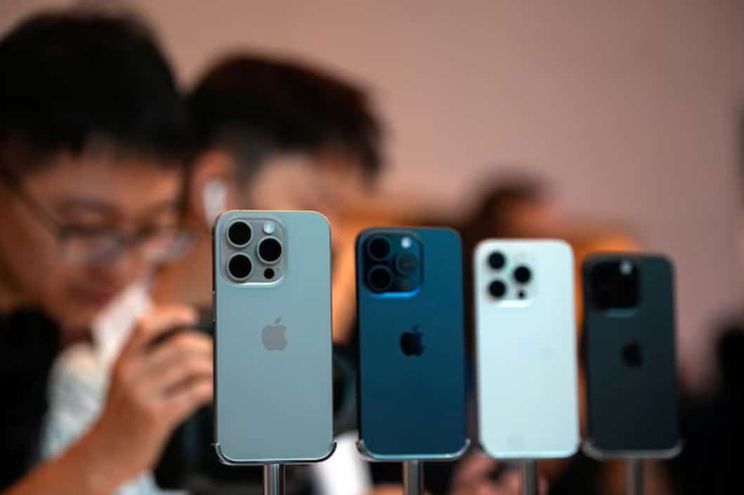 image Apple&#8217;s first quarter smartphone shipments in China tumble 19 per cent