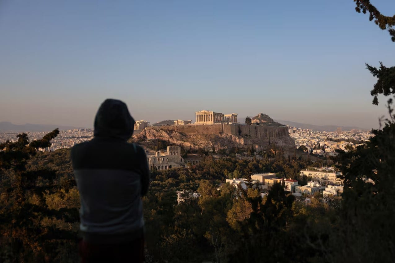 Greek sources believe Holguin’s mandate ‘to be renewed’