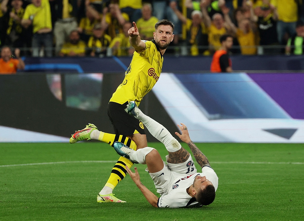 image Fuellkrug earns Dortmund 1-0 first-leg win over PSG