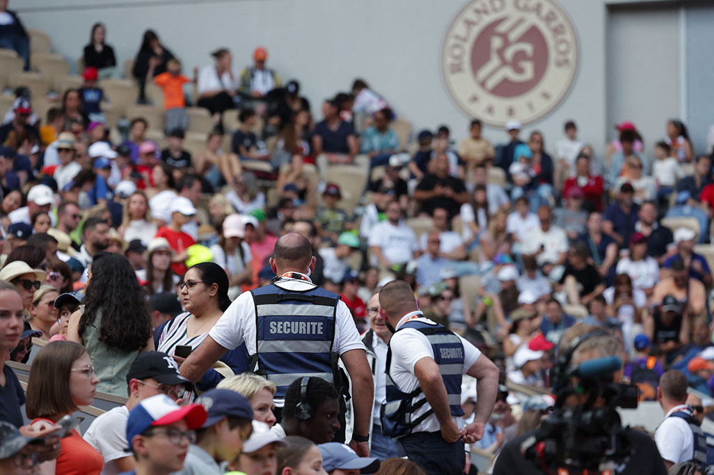 image French Open goes dry with alcohol ban to stop unruly fans