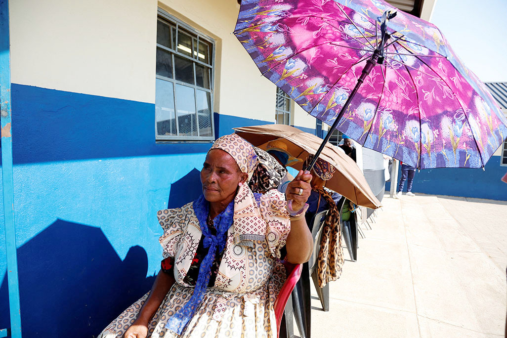 image S. Africans vote in most competitive election since end of apartheid