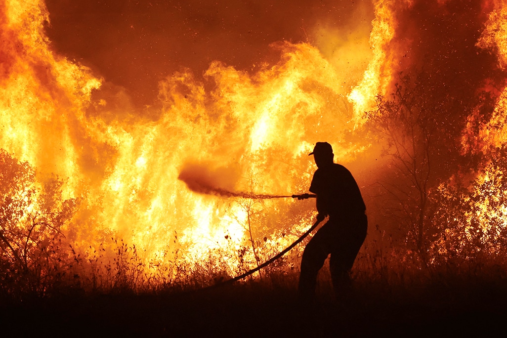 image Greek summer wildfire threat nears, outpacing plans to contain it